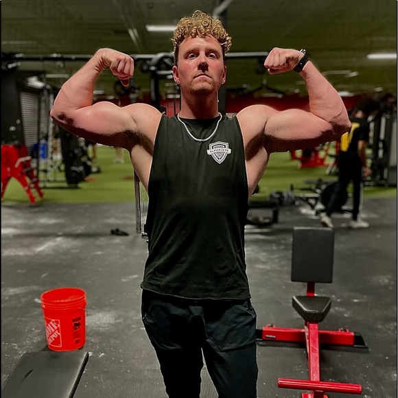 Hi, I’m Derek! - Picture 2 of 3